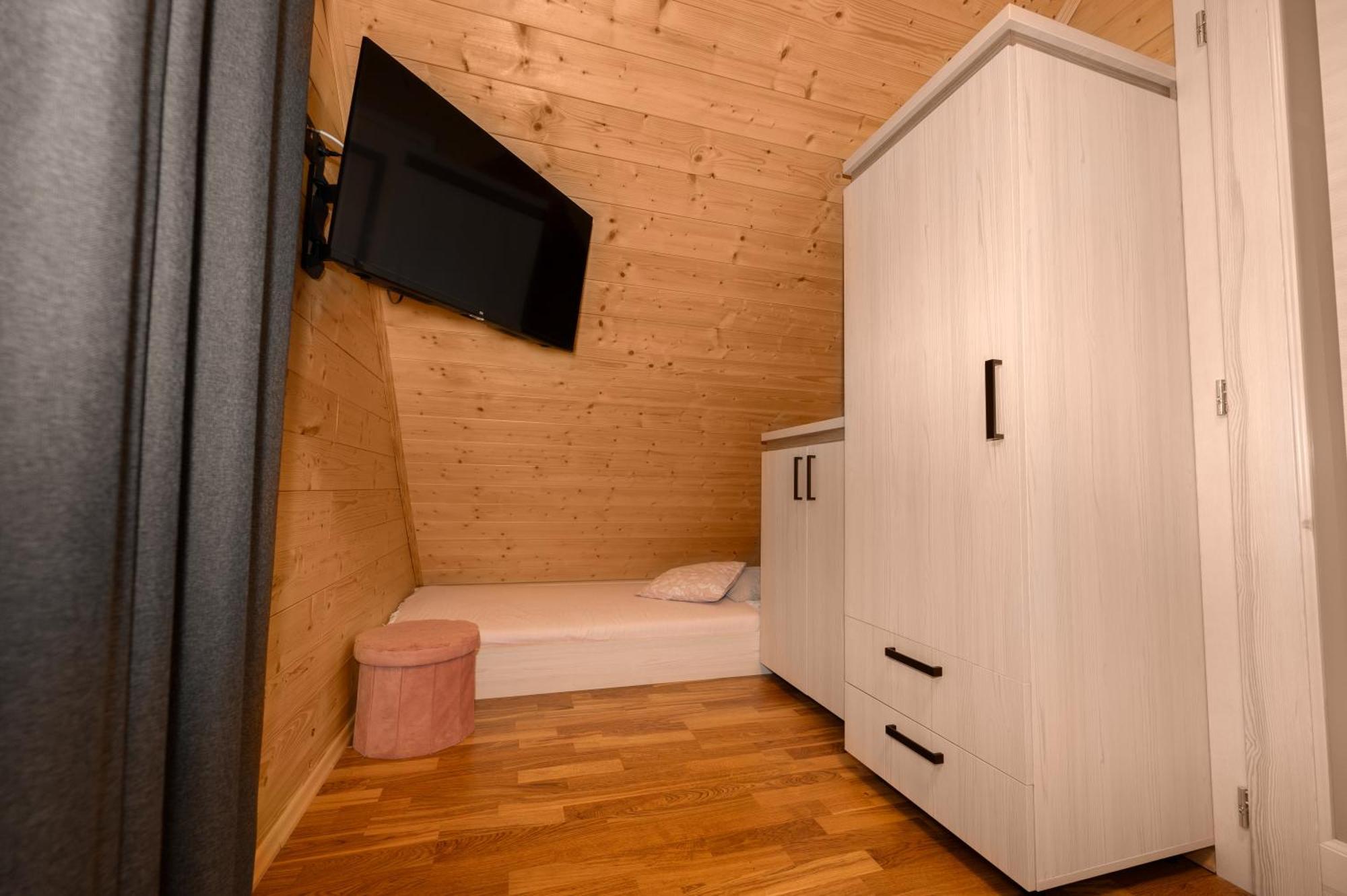 Domek Drewniany W Gorach Jacuzzi & Balia - Osada Chelm Stroza  Buitenkant foto